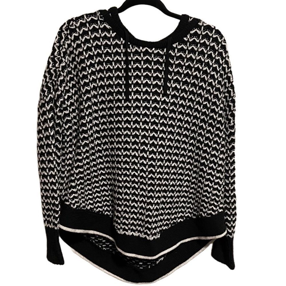 Victoria's Secret- Oversized Rounded Hem Black & White Chunky Knit Hoodie, Small